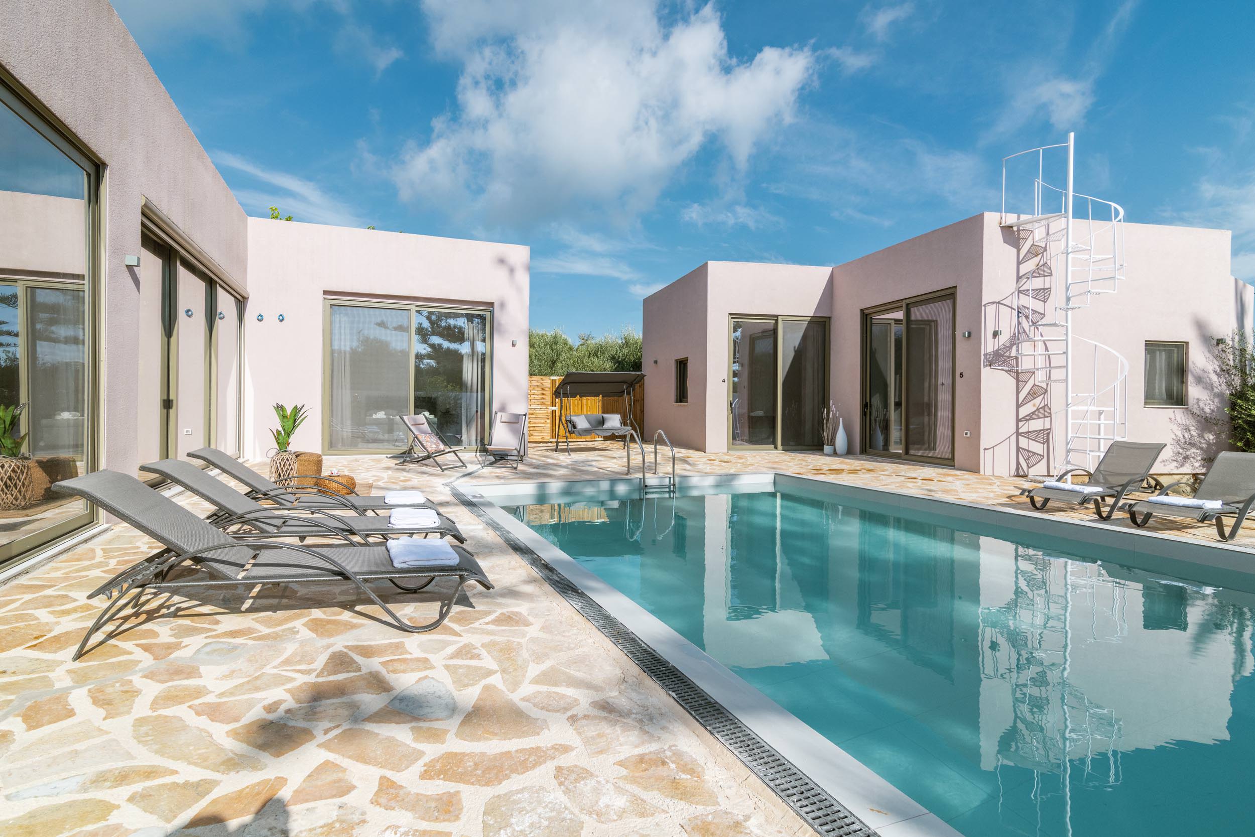 spacious holiday home with pool in Zante